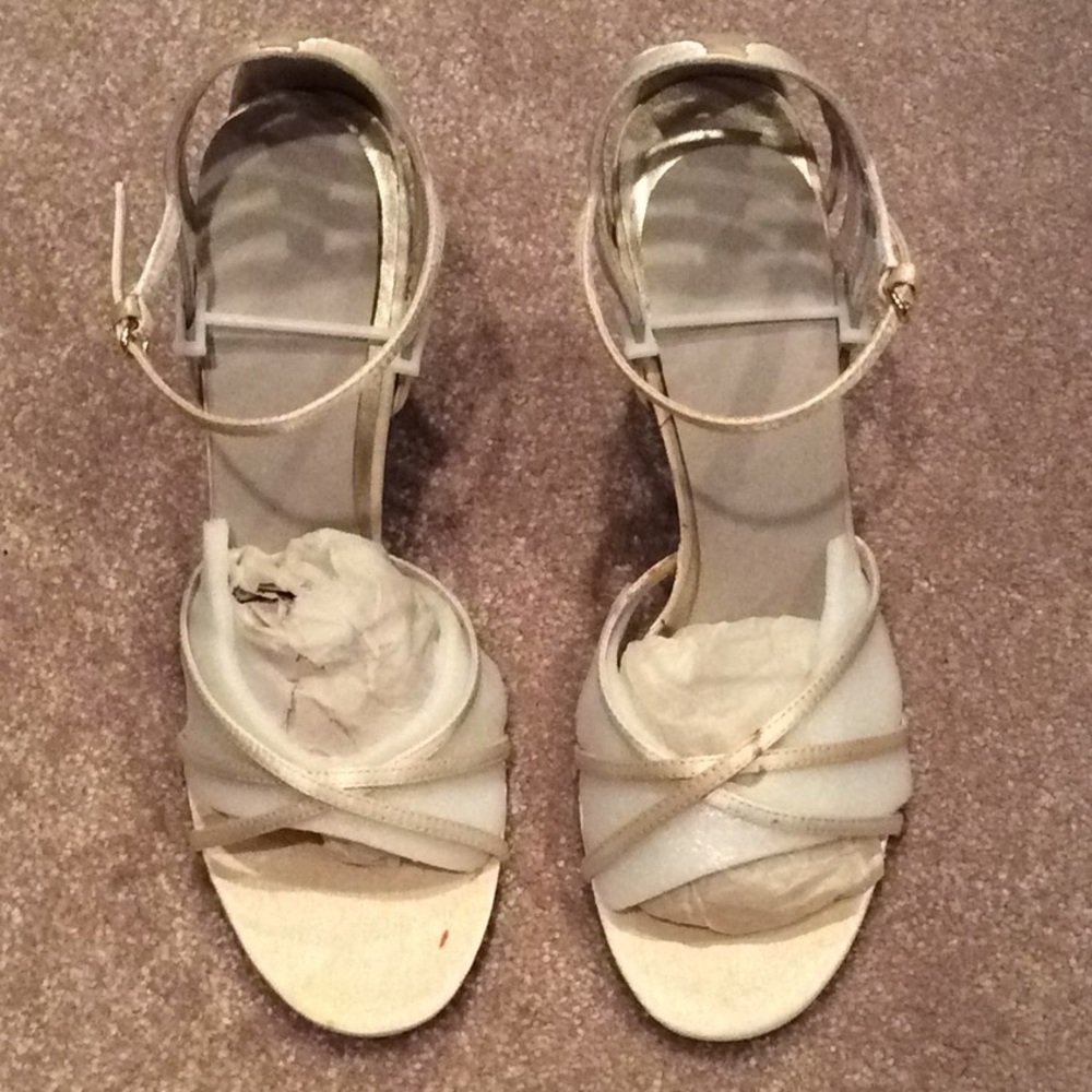 Cream Ivory Strappy heels Chinese laundry nwt, 9.5